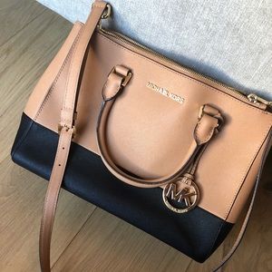 Michael Kors Savannah Satchel LIKE NEW